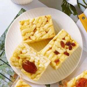 Sweet Crispy Puffed Corn Squares